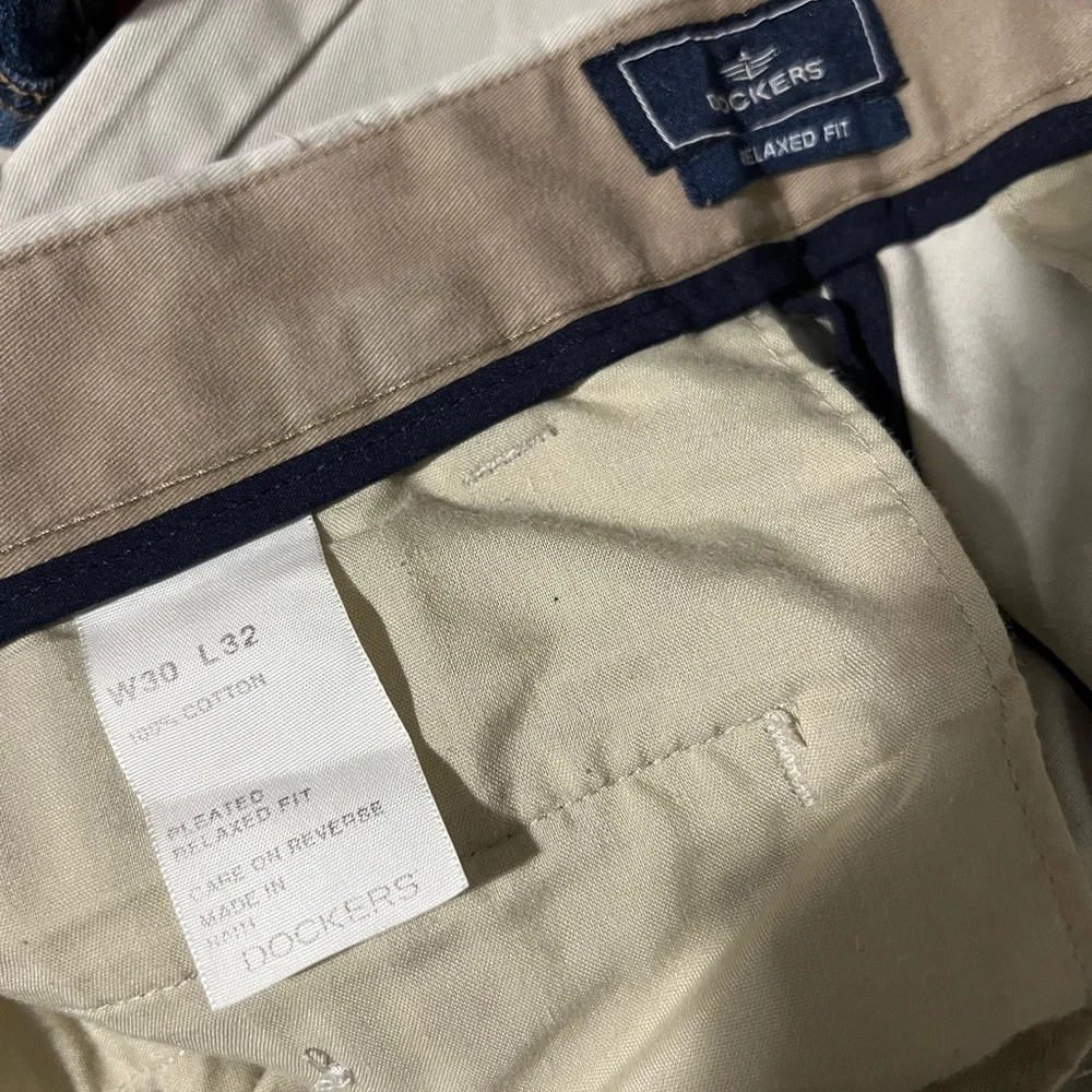 Dockers Men's Khaki Chinos - Picture 3 of 3